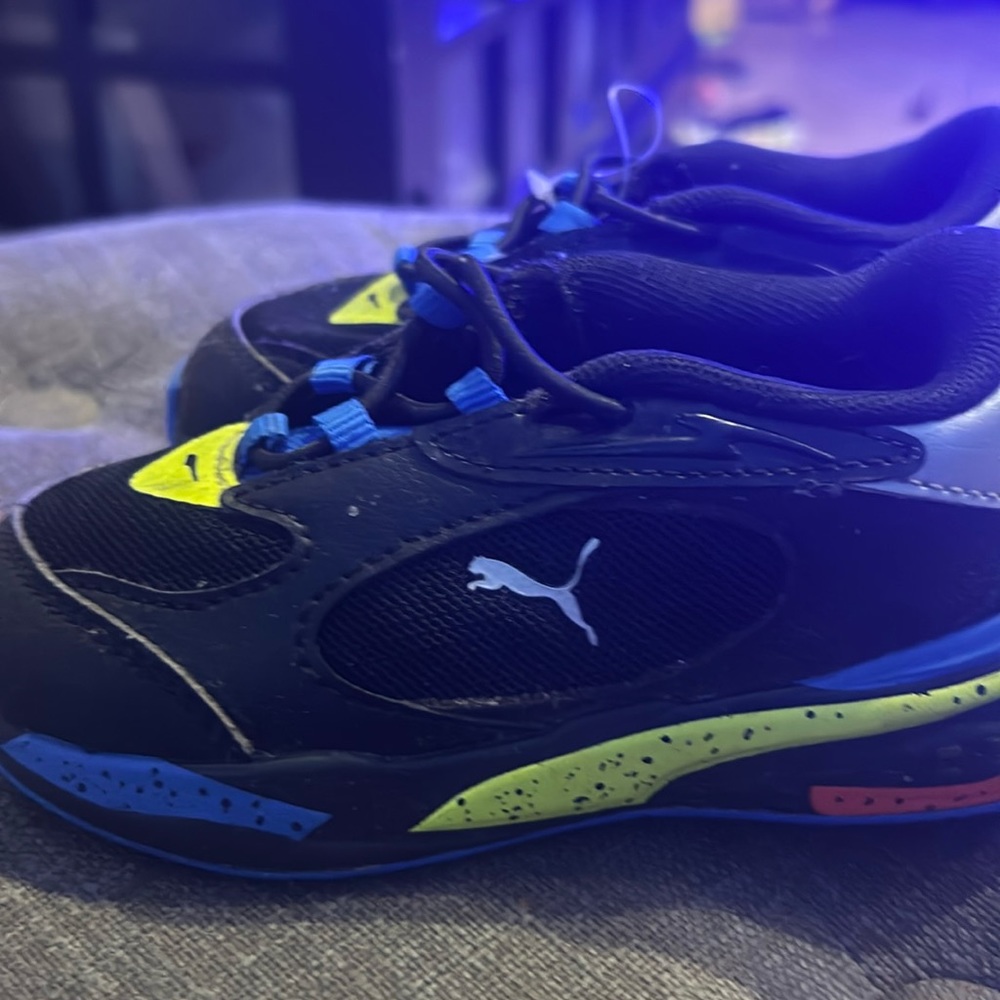 Pumas size 7 toddler